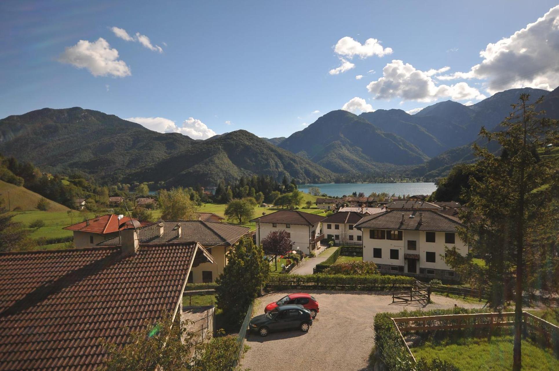 B&B Ledro Affittacamere Mezzolago Exterior foto