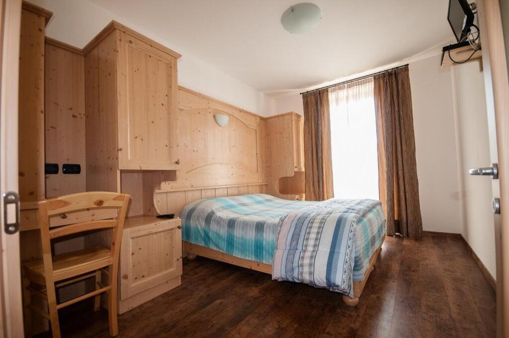 B&B Ledro Affittacamere Mezzolago Cameră foto